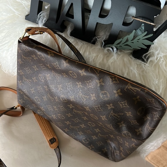 LV Musette Bag with Dust bag and a additional LV Strap - Picture 5 of 13